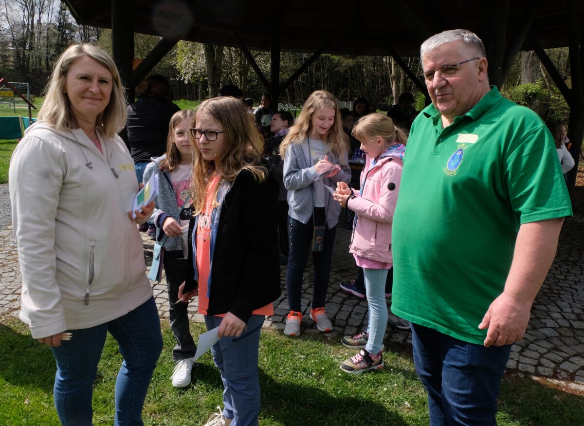 Osterhasenrallye des Oberpfälzer Waldvereins bringt Kinder in Floß zum Strahlen