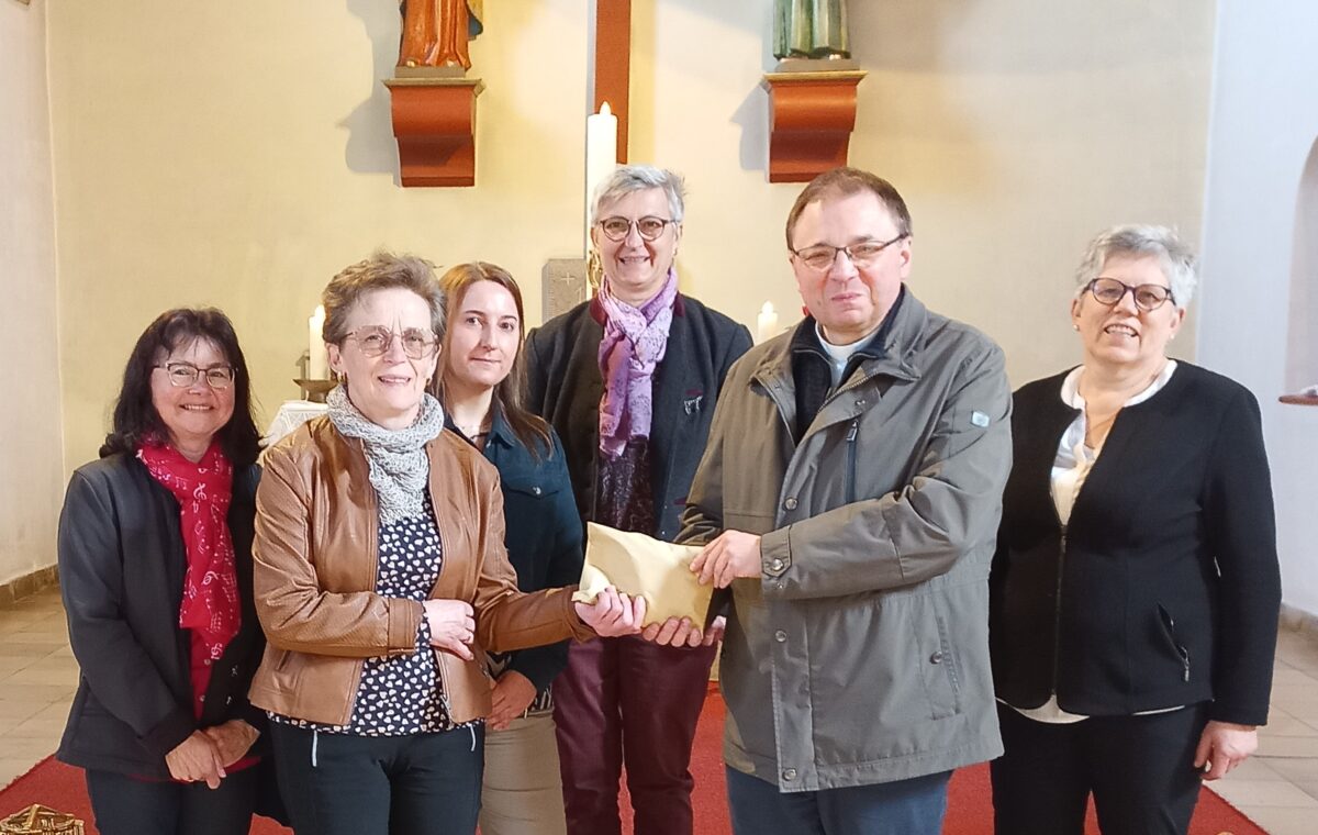 Palmbuschenaktion in Immenreuth unterstützt Kirche mit 540 Euro