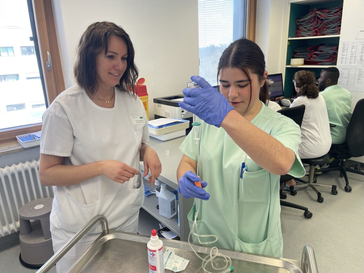 Pflege-Azubis leiten eine Woche lang vier Stationen an den Kliniken Nordoberpfalz