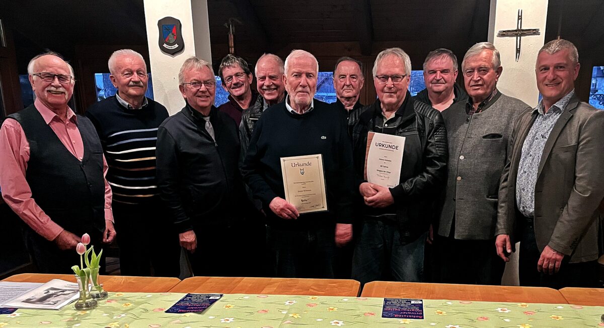 Männergesangsverein feiert und ehrt Mitglieder