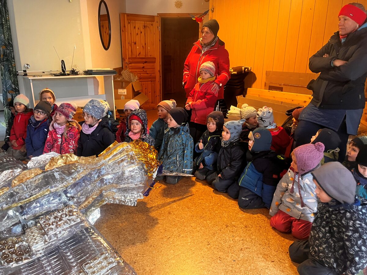 Polygeister lehren Kinder nachhaltigen Umgang mit Kunststoff