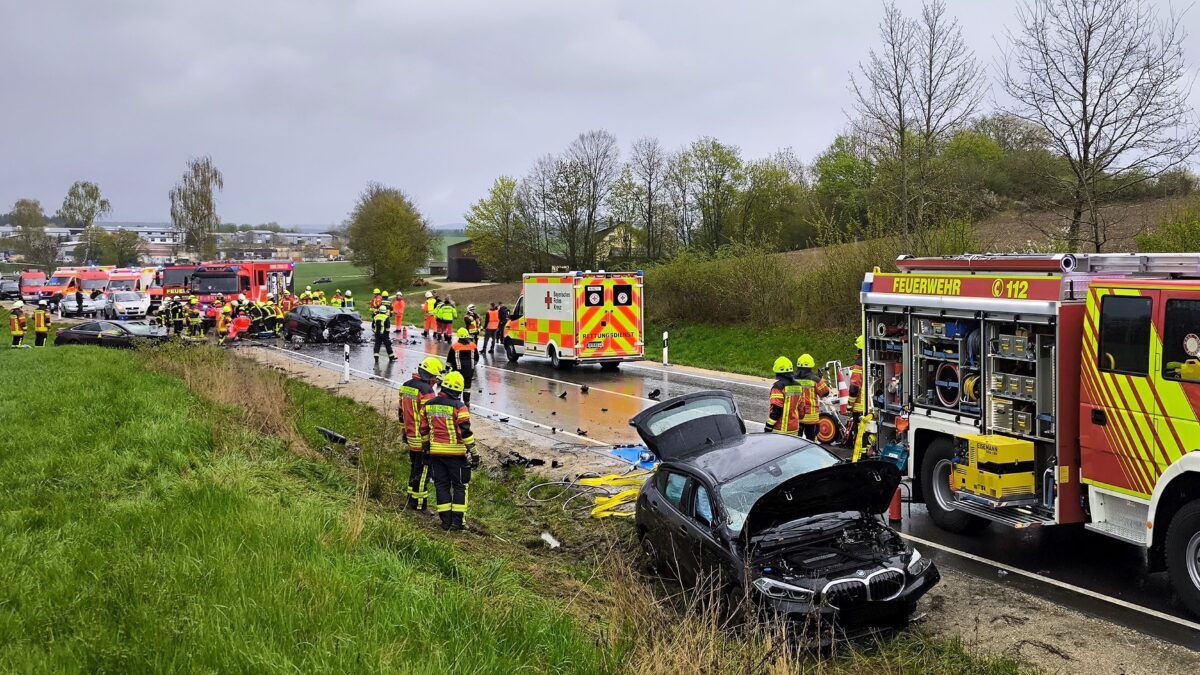 [UPDATE] Unfall auf der B470: Drei Fahrzeuge kollidieren miteinander