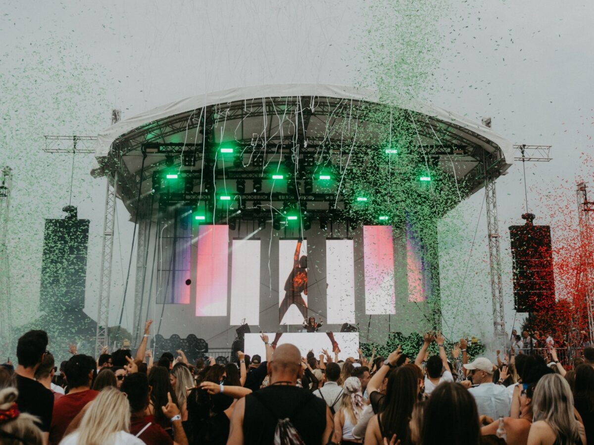 Sommer, Sonne und pure Euphorie: Das White Rabbit Festival 2025 am kommenden Samstag