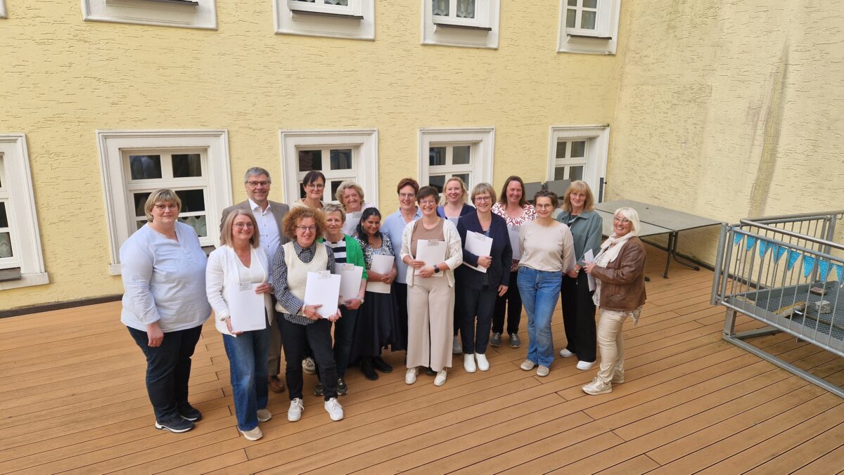Elf neue Hospizbegleiterinnen für Tirschenreuth.jpg
