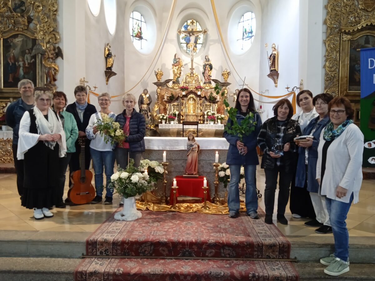 Maiandacht ehrt Himmelskönigin in St. Johannes in Floß