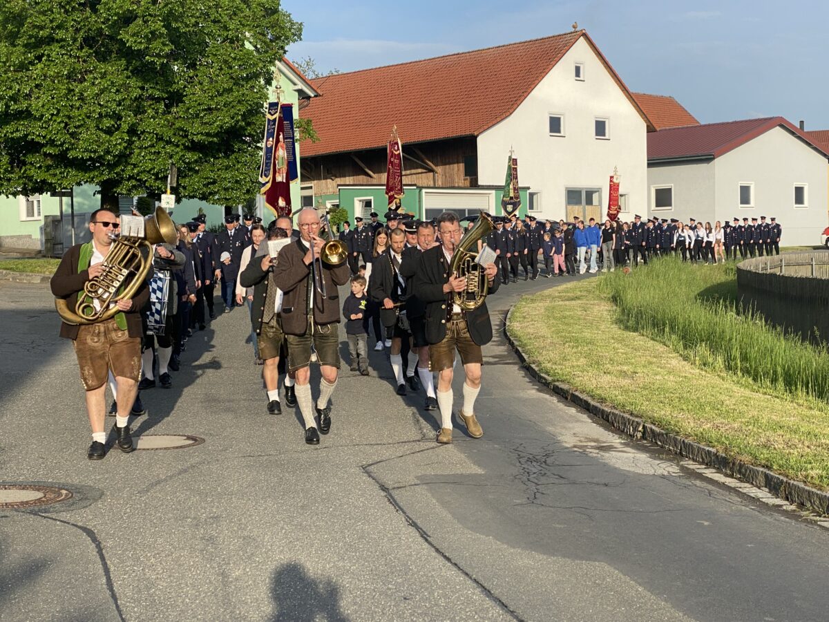 Wir halten zusammen – Florianstag in Großenschwand