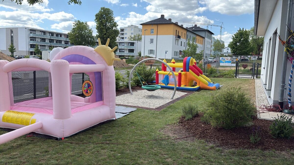 2025_05_27_Kinderkrippe_Claudiweg_Kindereinrichtung_feiert_zweiten_Geburtstag.jpg