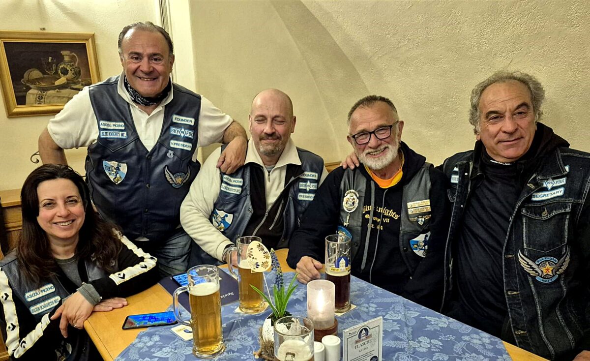 Blue Knights mit Italy-Bild 1.jpeg