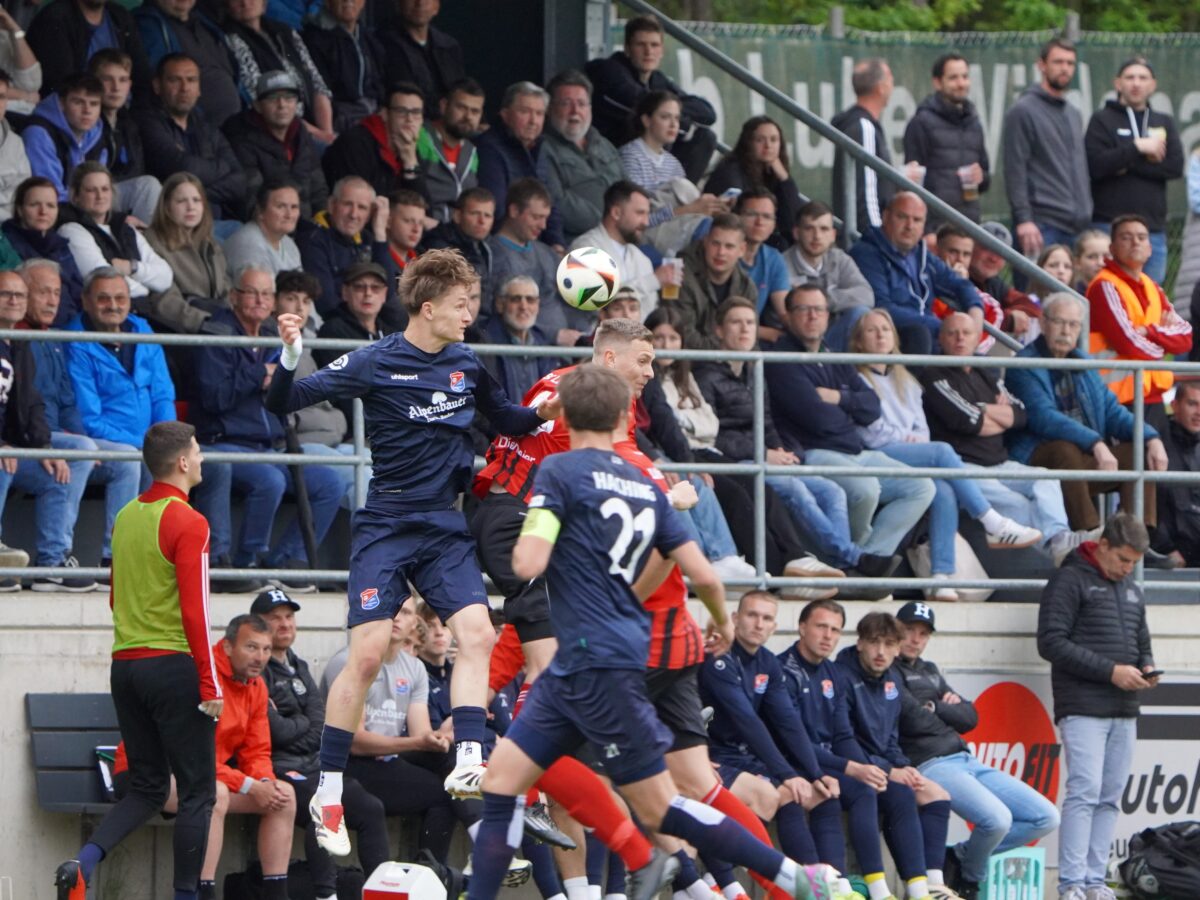 Torlos, aber intensiv: Remis im Relegations-Hinspiel zwischen SC Luhe-Wildenau und SpVgg Unterhaching II