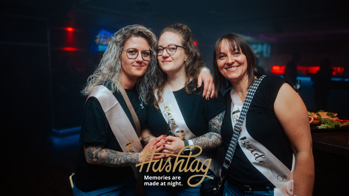 Die Partygemeinde im Hashtag lässt nichts anbrennen