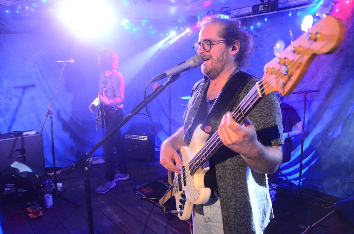 Jonas-Trio verzaubert den Kulturbahnhof