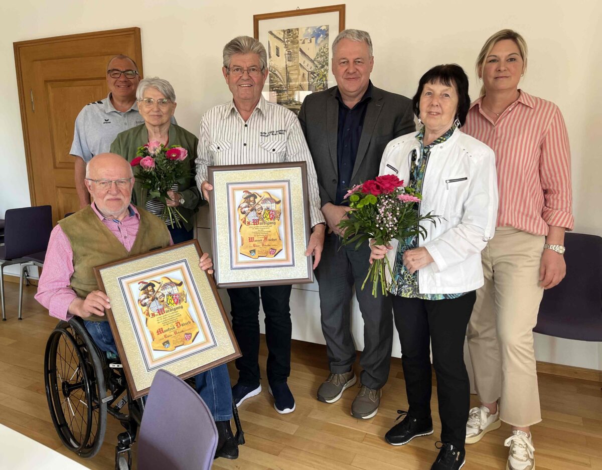 Ehrungen für langjährige Turnierleiter in Amberg-Sulzbach