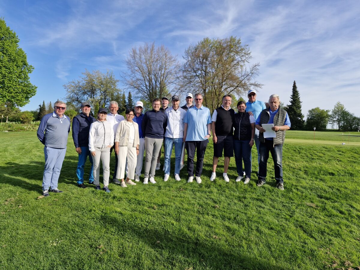 Erfolgreicher Saisonstart mit 2er Scramble in Schmidmühlen
