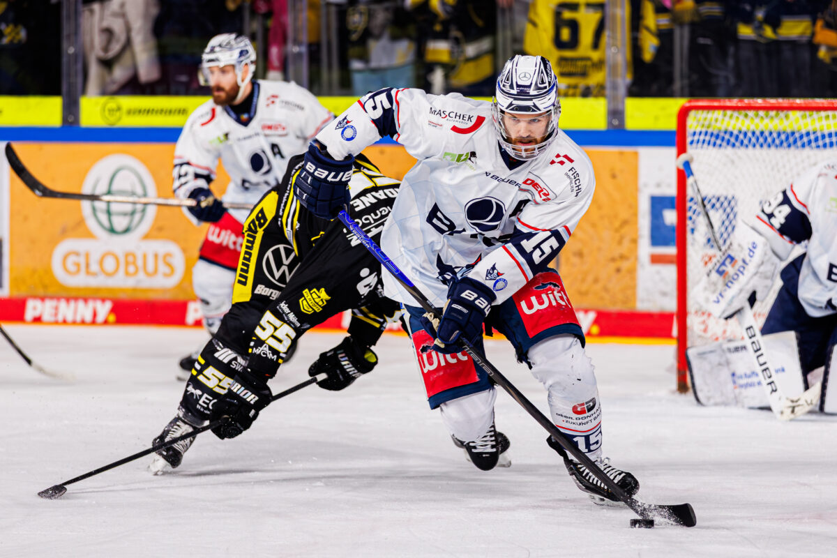 Blue Devils Weiden: Führungsspieler bleibt an Bord - Fabian Voit geht in seine vierte Saison