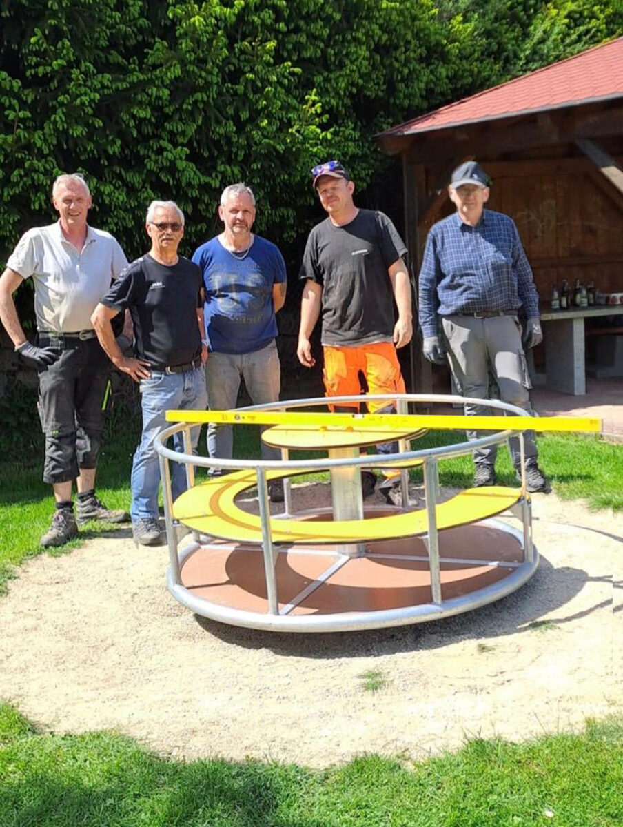 Neue Spielgeräte für Spielplatz "Torwiese" in Flossenbürg