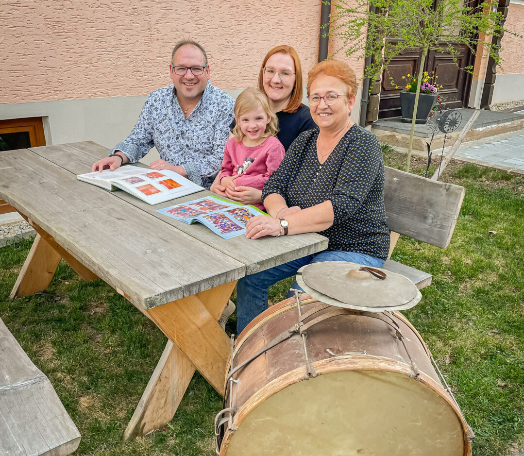 50 Jahre Kindergarten Kastl: Wenn drei Generationen auf „Fräulein Edeltraud“ treffen