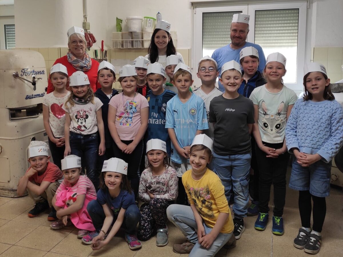 Grundschüler entdecken Freude am Backen in Leuchtenberg