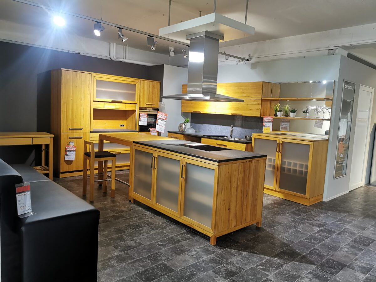 Möbel Hösl Total-Ausverkauf: Alle Küchen müssen raus!