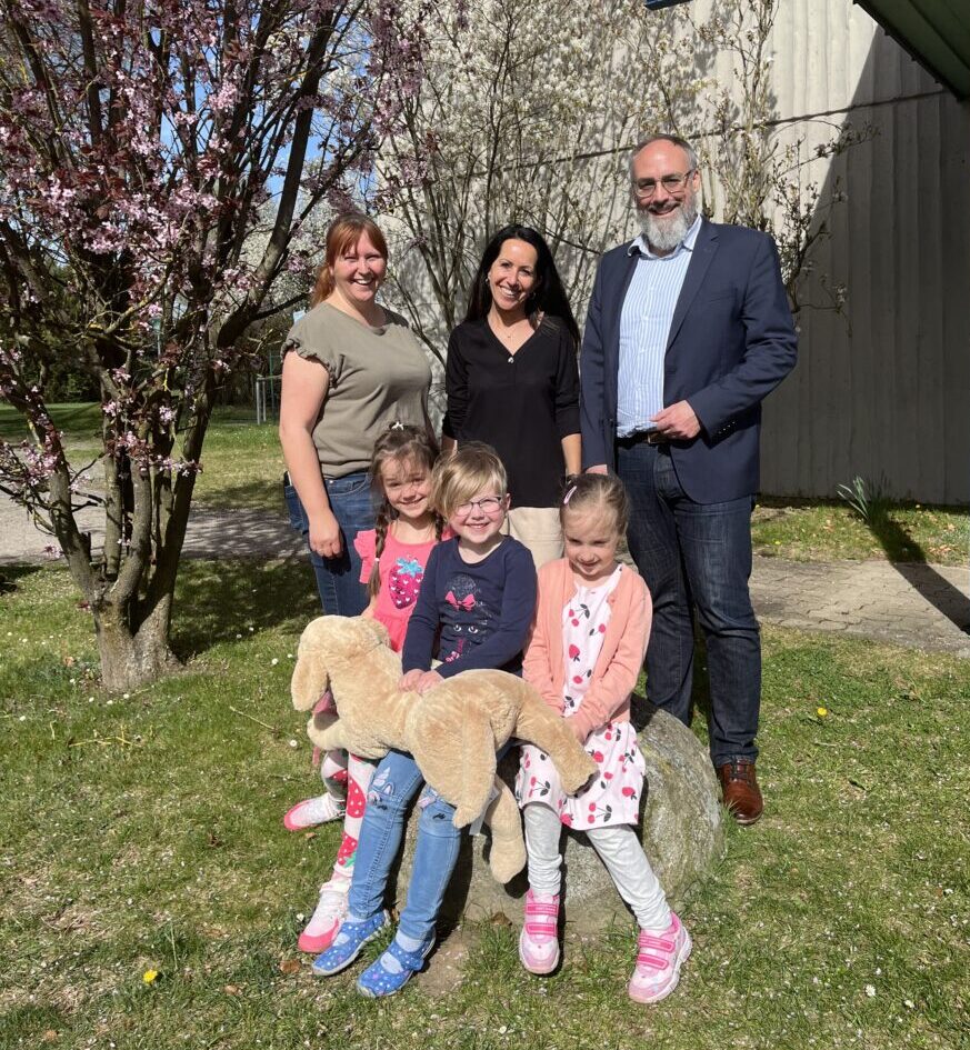 Jaeger Modulbau spendet Möbel an Kinderhaus Heilig Geist in Neuhaus