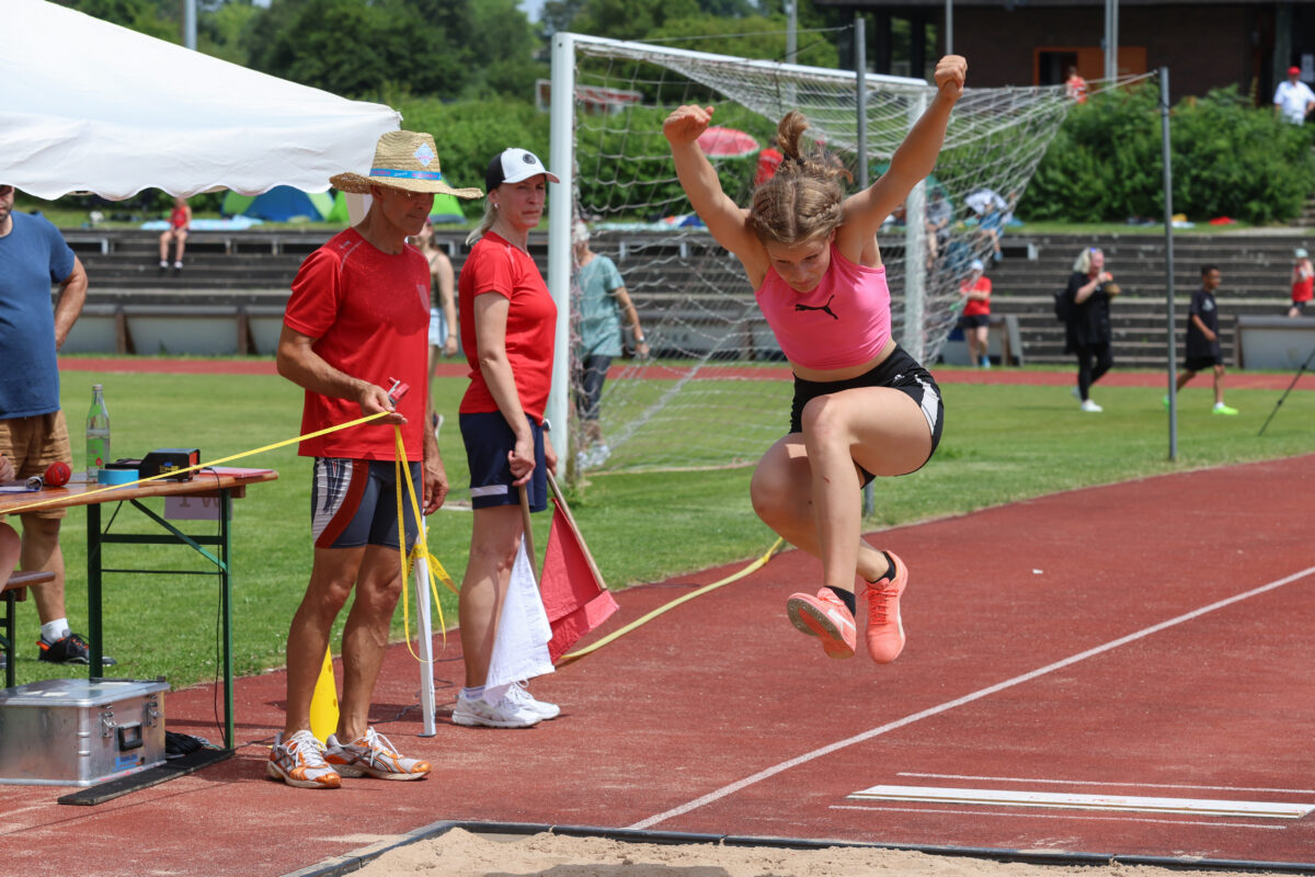 Erfolgreicher Start in die Freiluftsaison für Kemnather Leichtathleten