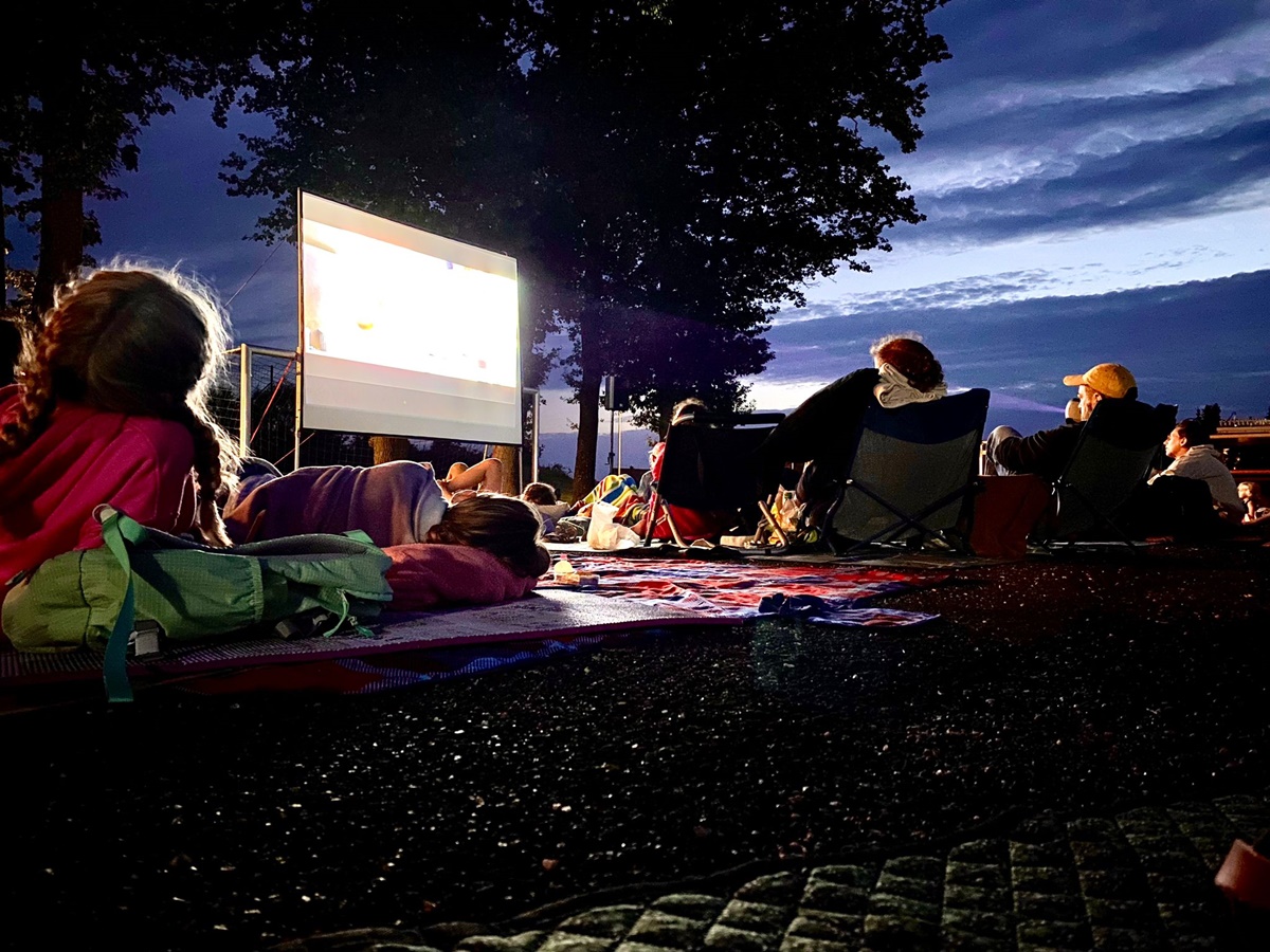 Erfolgreicher Tennis-Schnuppertag und Vorschau auf das Kinder-Kino Open Air