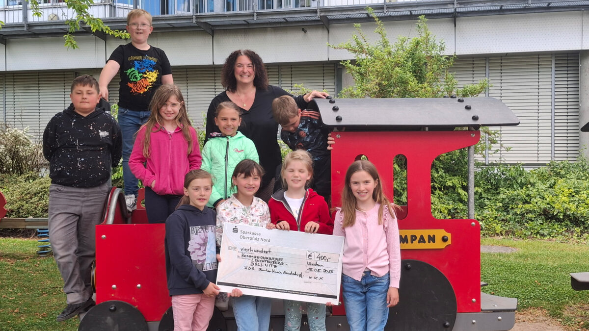 Kommunionkinder unterstützen Weidener Kinderklinik