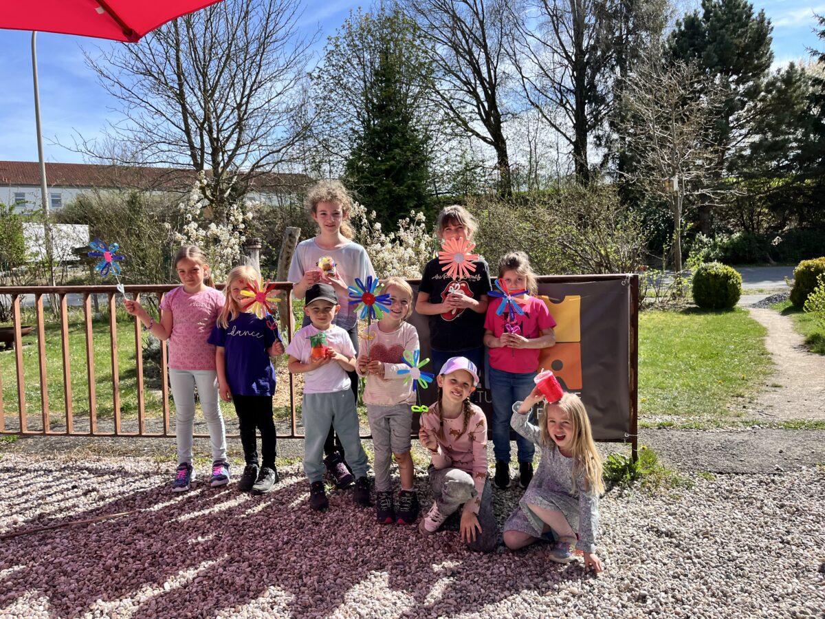 Kreatives Osterbasteln im Kulturbahnhof Floß