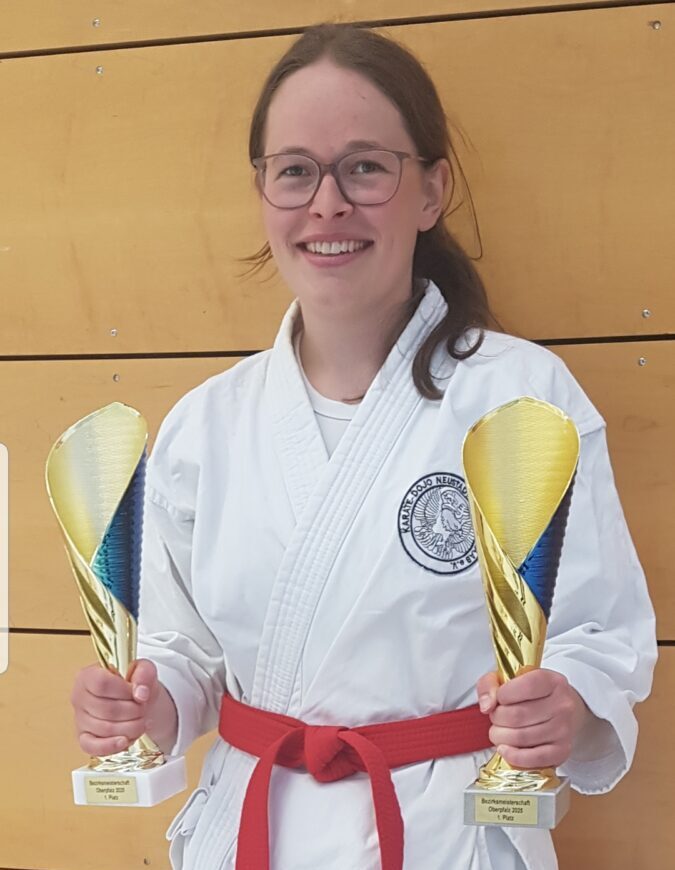 Lisa Urban aus Neustadt erringt Doppelsieg bei Karate-Meisterschaft