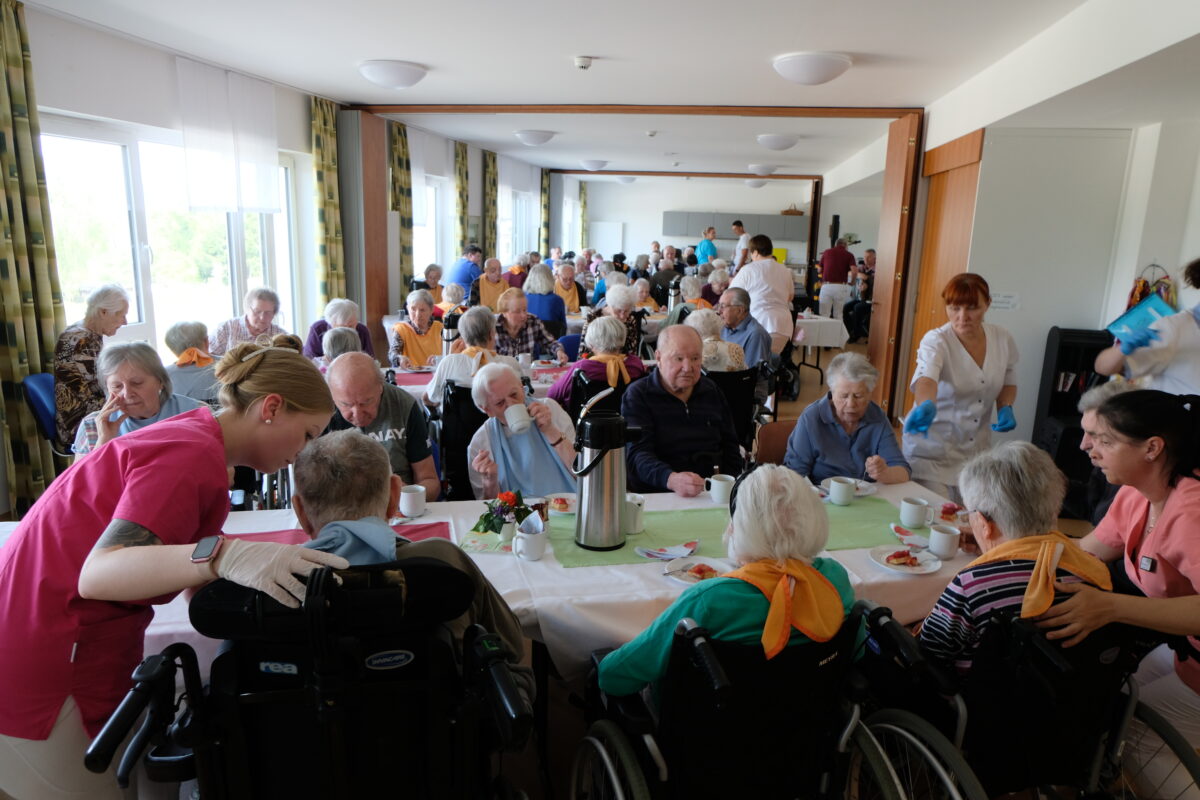 Maifest im Seniorenheim „Am Reiserwinkel“ gefeiert
