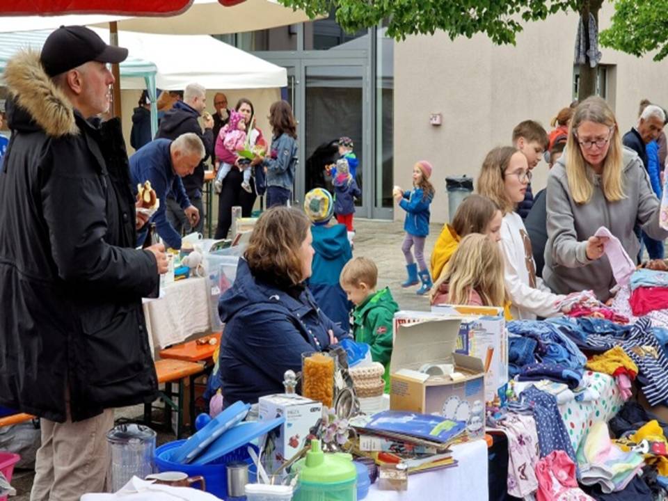 Flohmarkt 2024.jpg