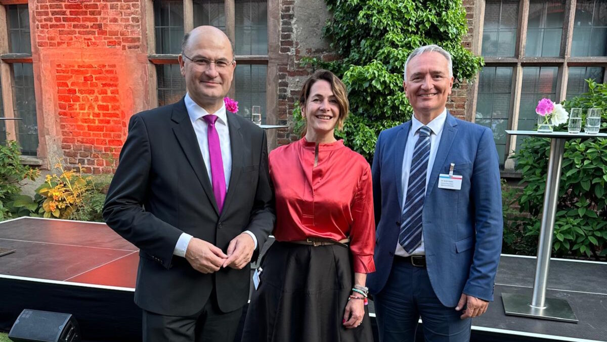 Schwartz fördert sozial durch JRM-Stiftung und Sternstunden