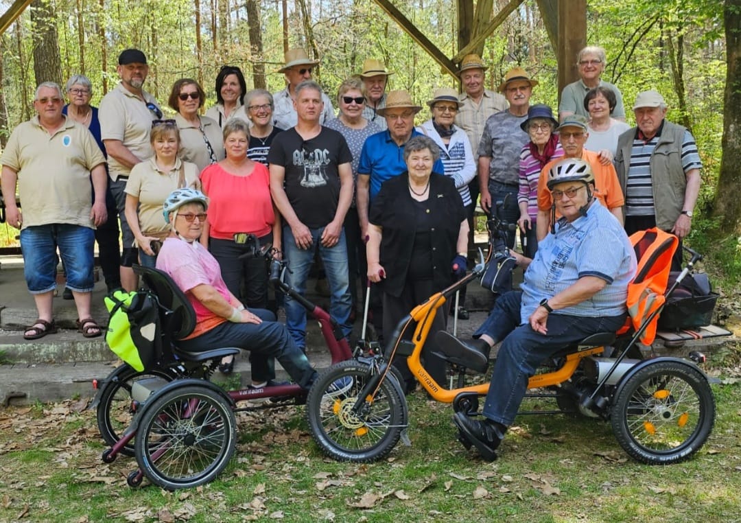 Sonnige Maiwanderung des OWV Mantel lockt über 35 Teilnehmer