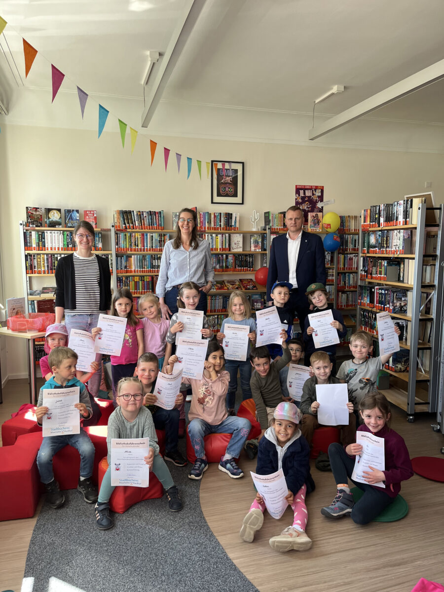 Vorschulkinder erhalten Bibliotheksführerschein in Maxhütte-Haidhof