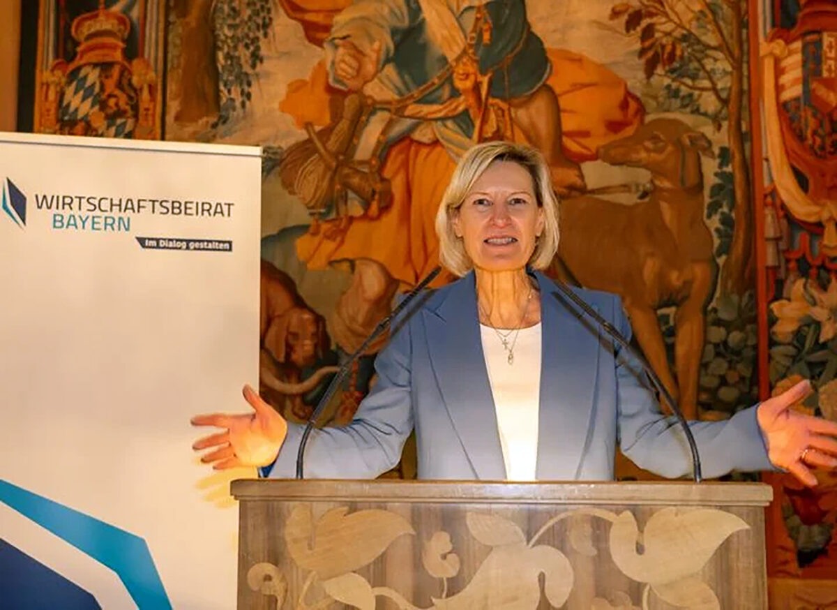 Bayerischer Wirtschaftstag in Amberg (1): Brücken bauen in der Stunde null