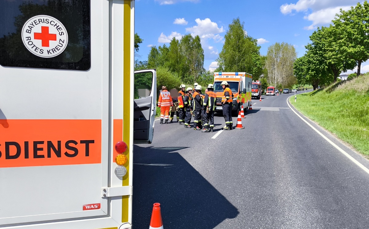 Zwei verletzte Motorradfahrer bei Unfall auf der B299 am Maifeiertag