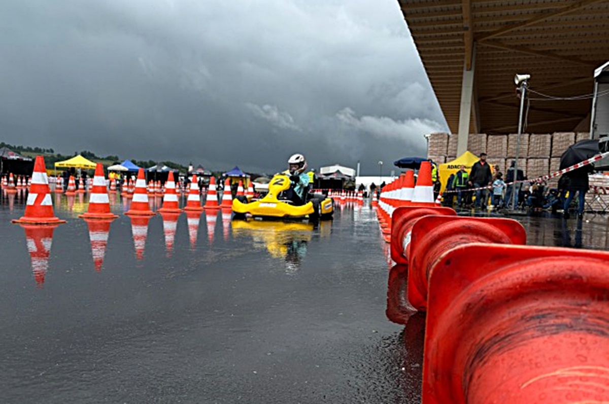 Jugendkartslalom des AC Kirchenthumbach: Erfolgreiche Veranstaltung trotz Regenwetter