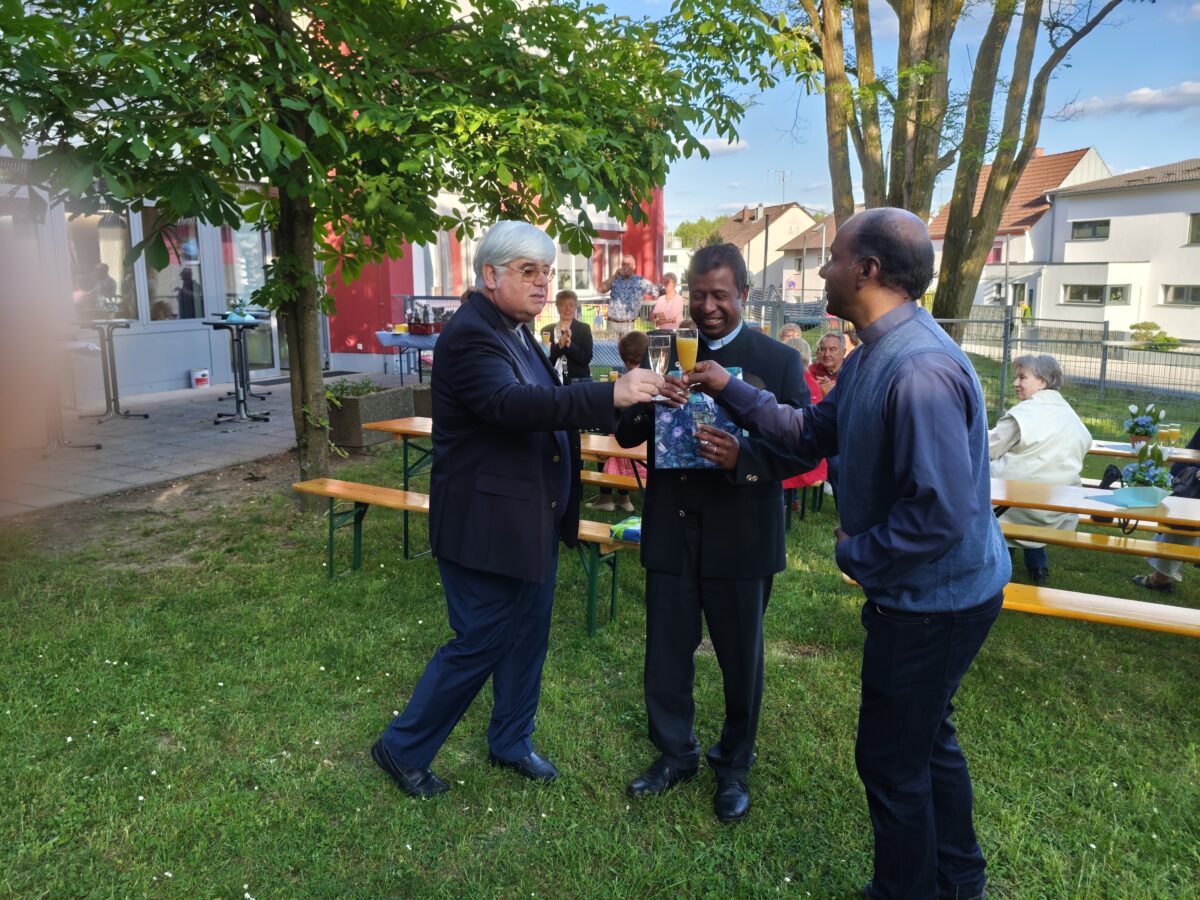 Geburtstagsfeier für Pfarrvikar Celestine mit Abendmesse