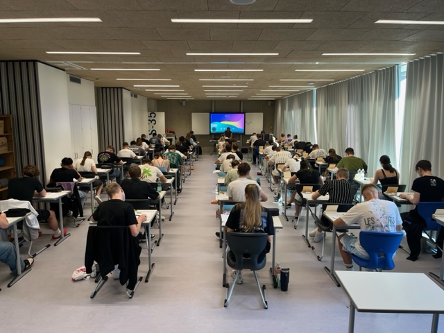 Kemnath: 121 Zehntklässler stellen sich Abschlussprüfung