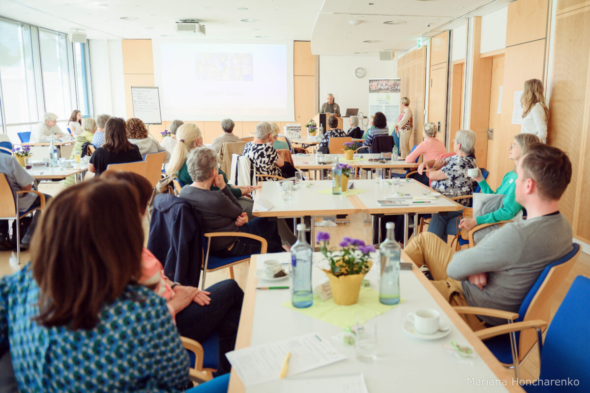 Ehrenamtliche Lesepatinnen und Lesepaten sind unverzichtbar