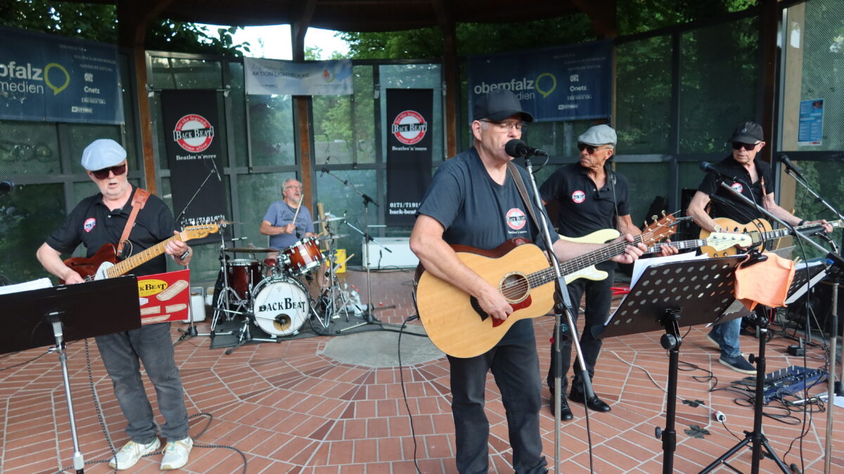 Back Beat locken 2000 Fans in den Max-Reger-Park