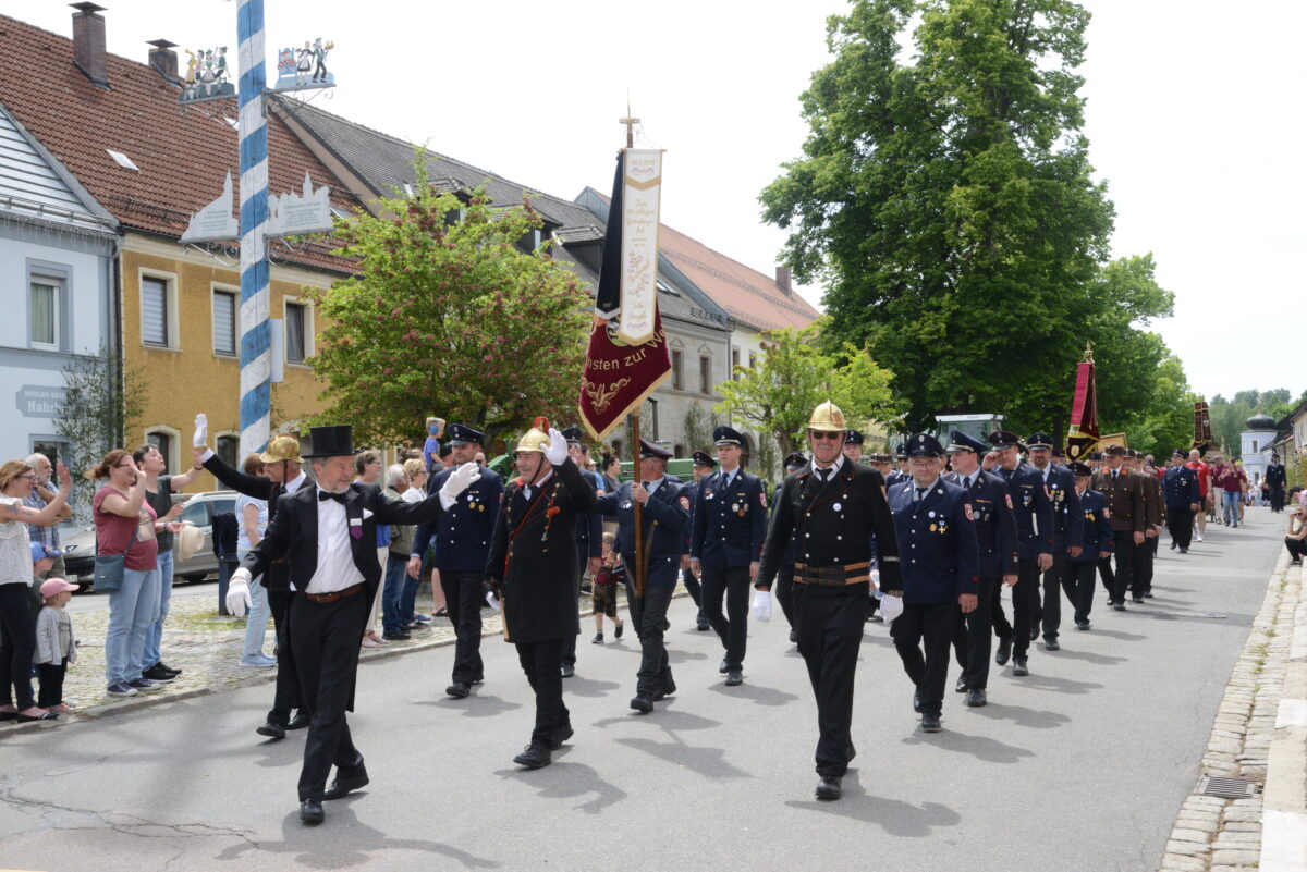 Pleystein feiert 130 Jahre Männergesangverein mit großem Festzug
