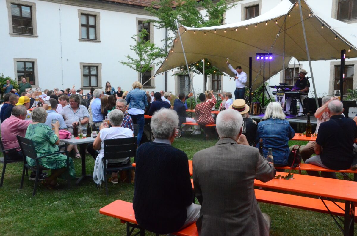 Benvenuto und Bienvenue: Bürgerfest Weiden startet mit Empfang der Partnerstädte