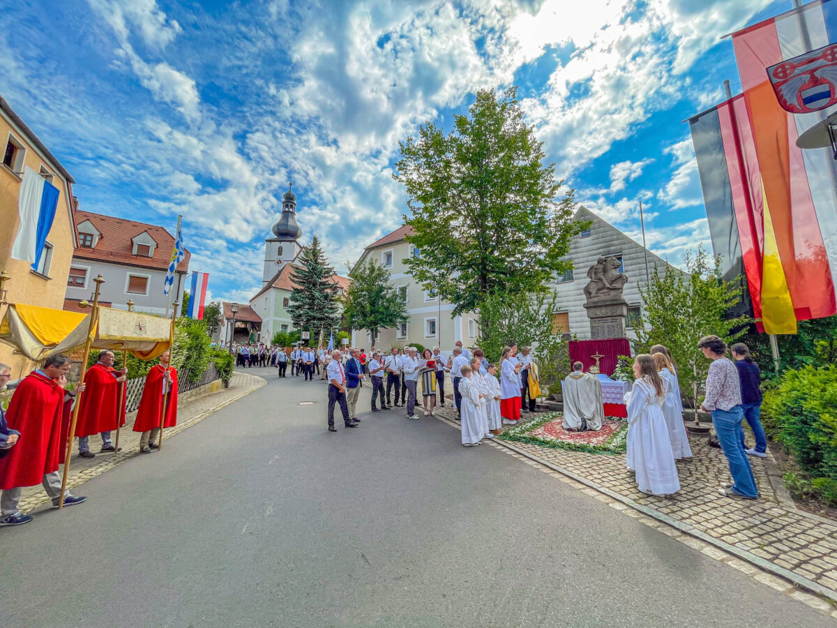 Glaube und Leben: der Erntedankzug in Kastl