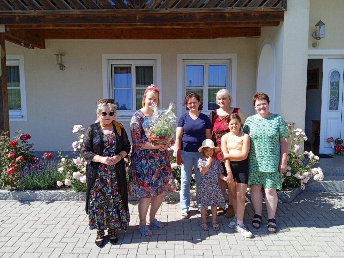 FU Floß feiert Gabi Franks 50. Geburtstag