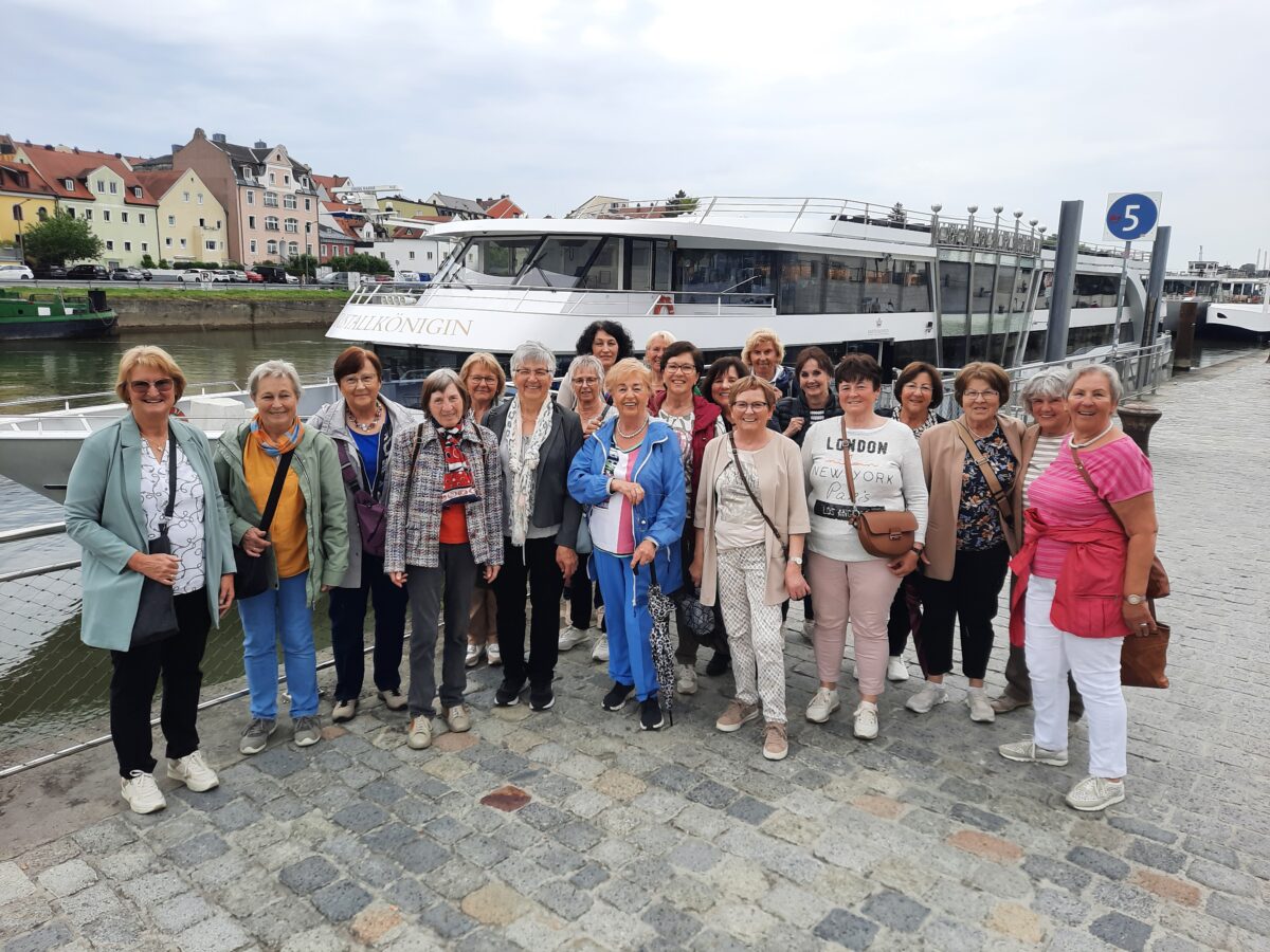 Frauenunion feiert 40 Jahre mit Donauschifffahrt