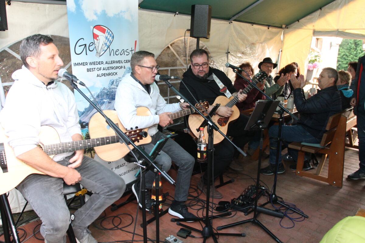 "Ge heast!": Open Air in Gehenhammer begeistert trotz Regenwetter