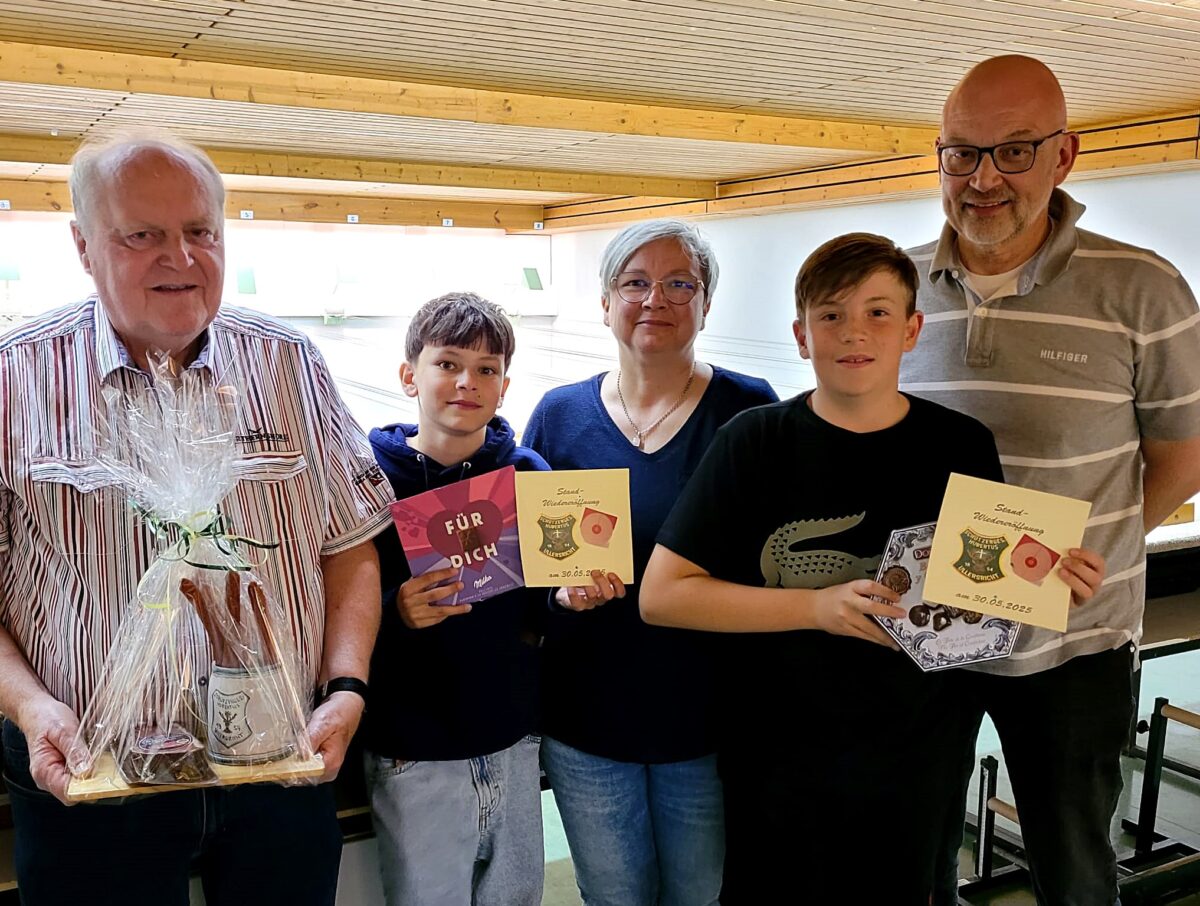 Hubertus Ullersricht mit renov.Sporth.Schießen.jpg