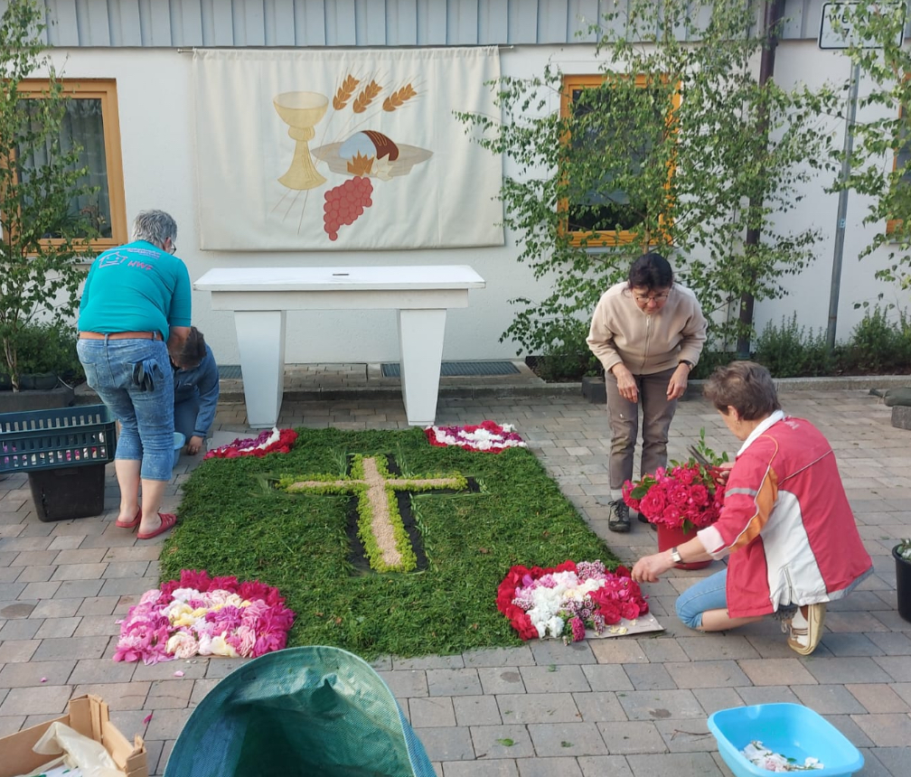 Immenreuth feiert Fronleichnam mit Prozession und Andacht