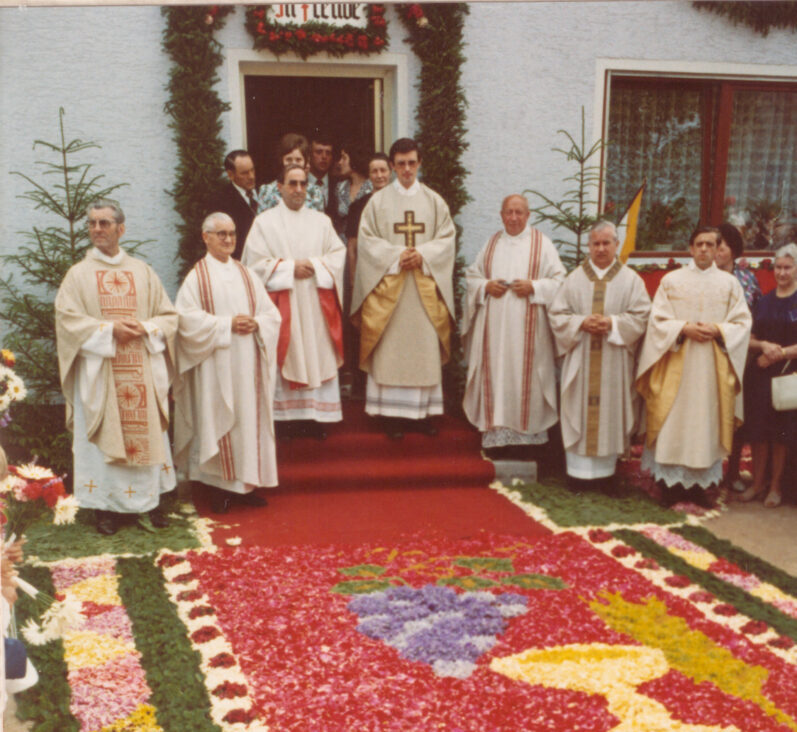 Josef Häusler feiert 50 Jahre im Priesteramt