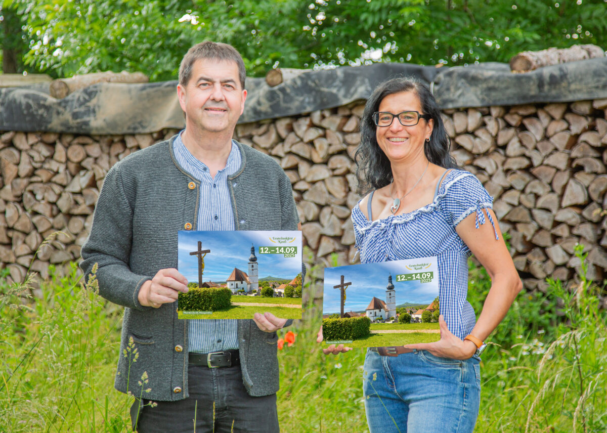 Kastl sendet Einladungen per Postkarte zum Erntedankfest